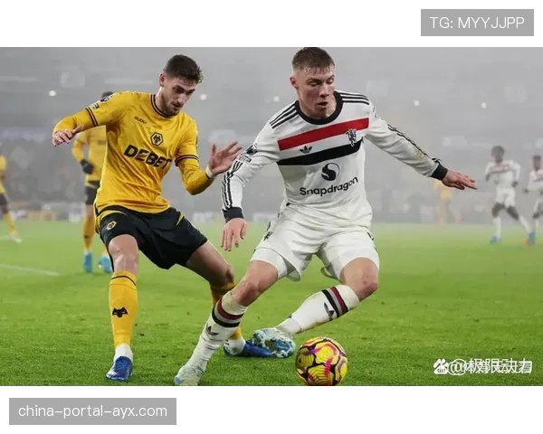 暖心一幕：英超赛场为患病小球迷集体亮起手机灯光